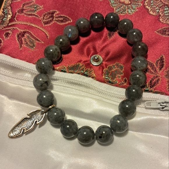 Labradorite Beaded Bracelet W/ 925 Sterling Silver Feather Charm - Picture 4 of 4